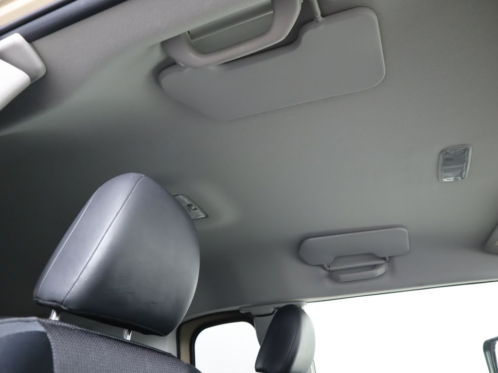 Thumbnail: 2012 Toyota FJ Cruiser - 18