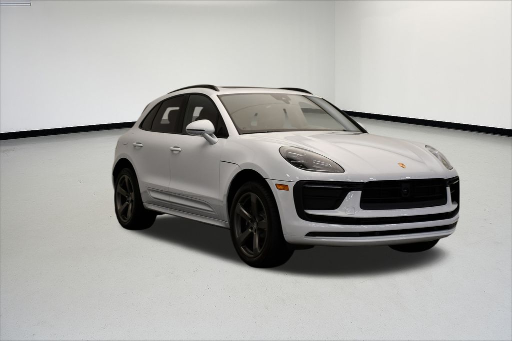 Thumbnail: 2026 Porsche Macan - 9