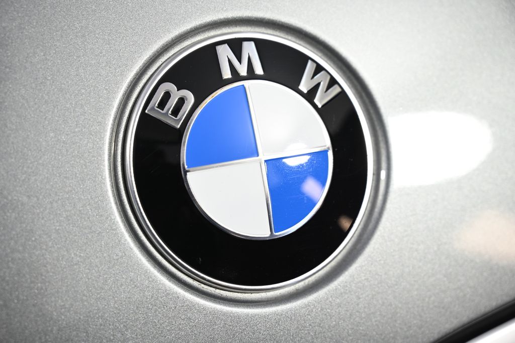 2023 BMW 3 Series 330i xDrive 13