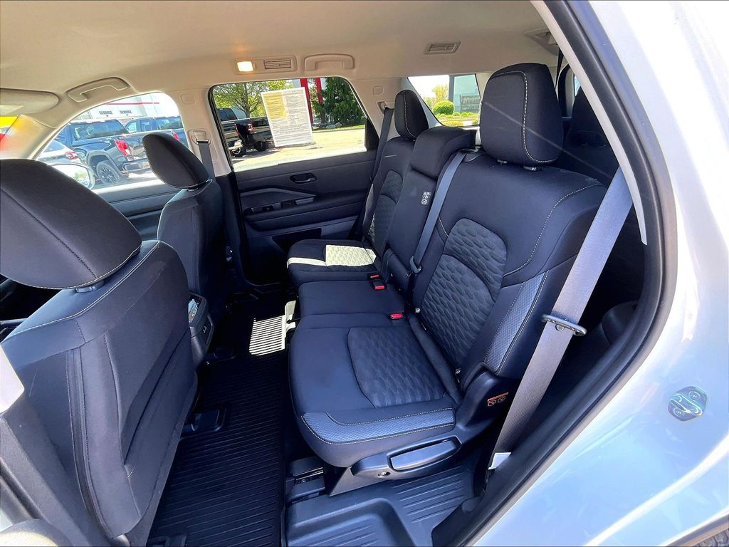 2023 Nissan Pathfinder — photo 15