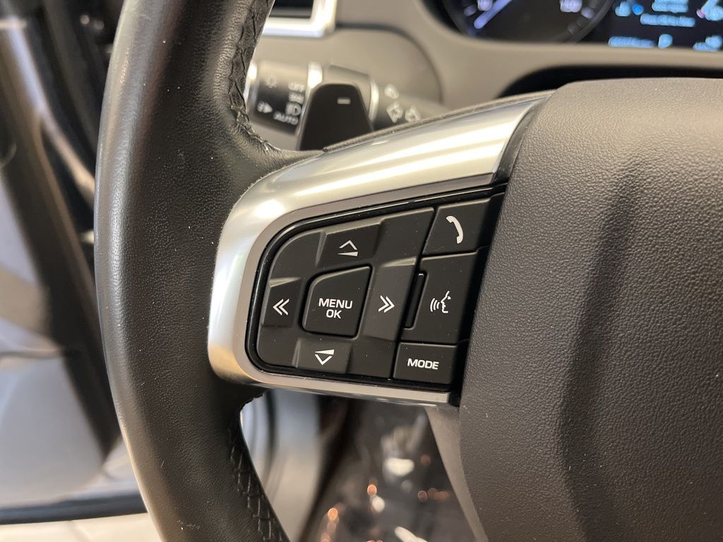 Thumbnail: 2019 Land Rover Discovery Sport - 14