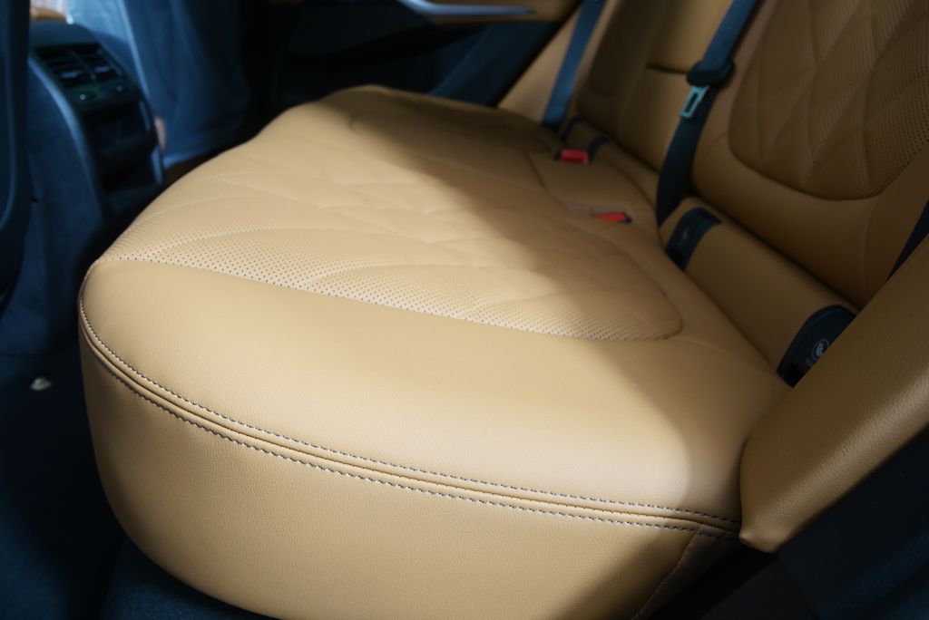 Thumbnail: 2026 BMW X5 - 15