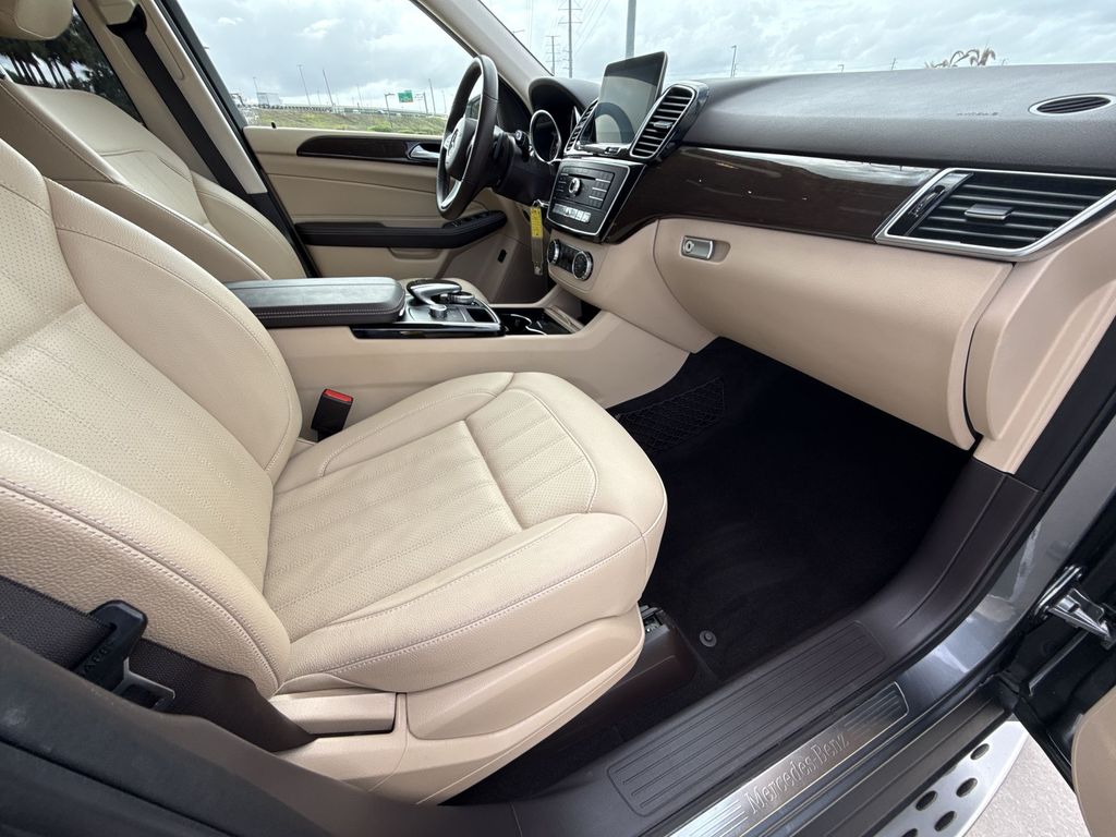 Thumbnail: 2018 Mercedes-Benz GLE - 15