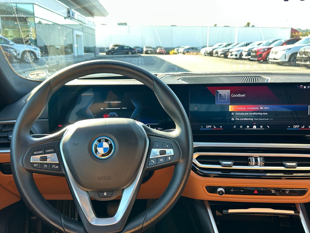 Thumbnail: 2024 BMW i4 - 17