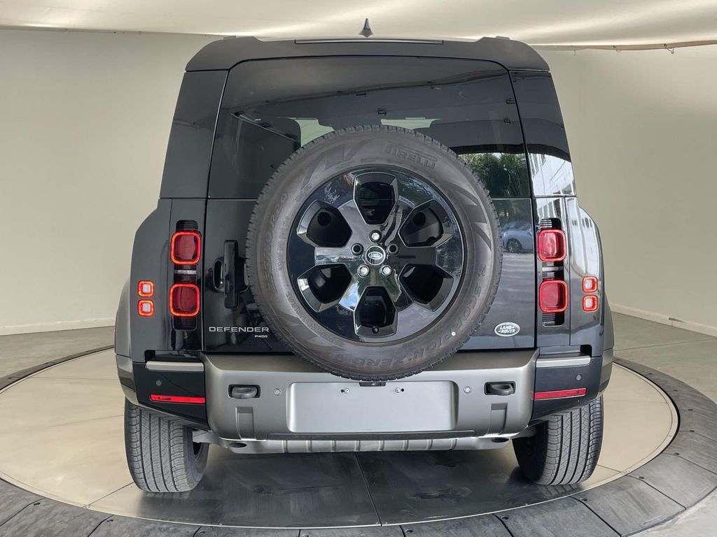 2023 Land Rover Defender 110 X-Dynamic SE - 6