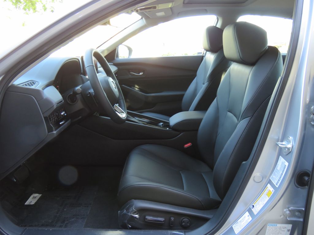 Thumbnail: 2025 Honda Accord - 9