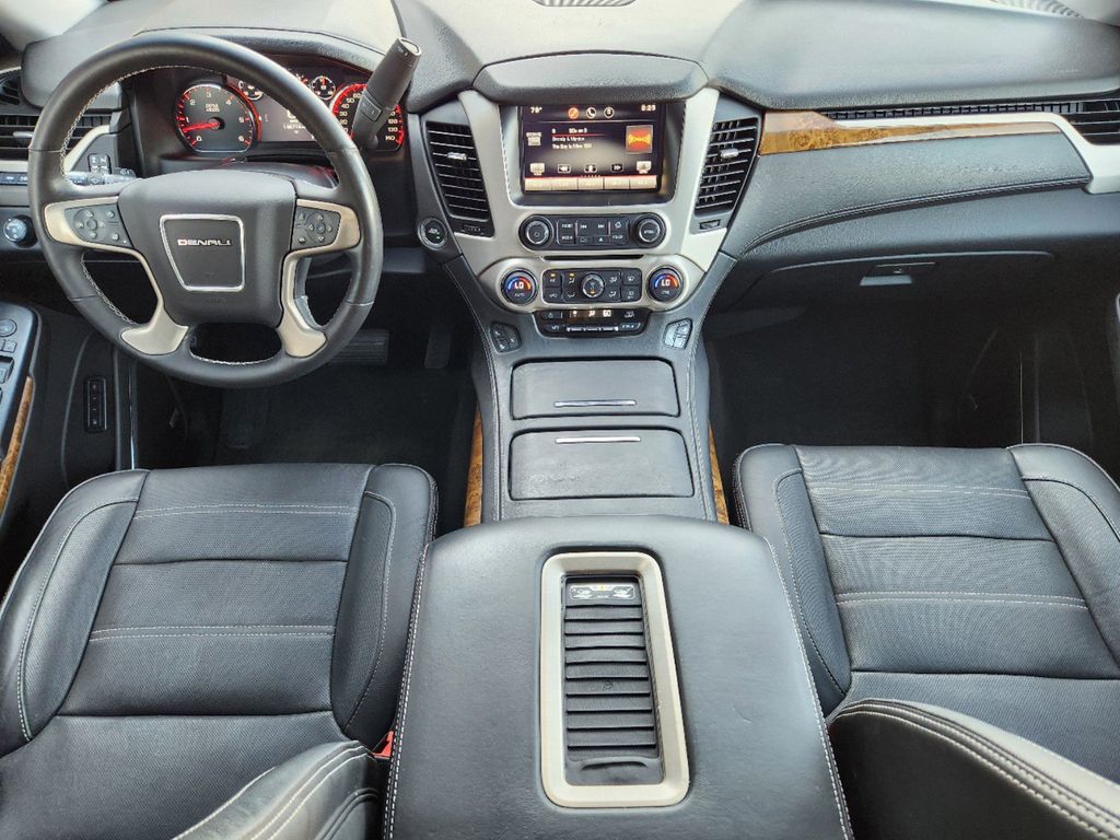 2015 GMC Yukon XL Denali 25