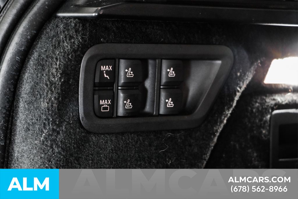 Used 2022 Black BMW xDrive40i image 52