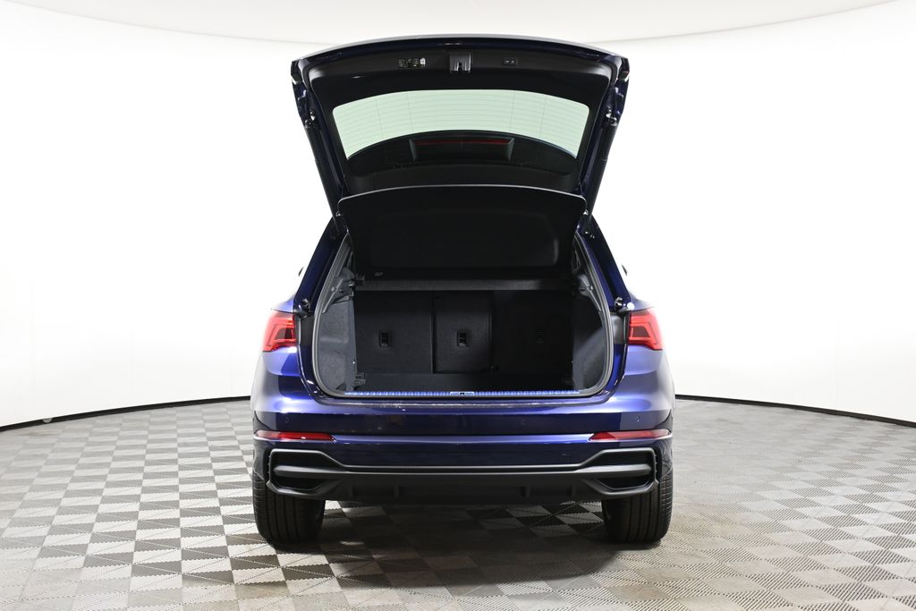 Thumbnail: 2025 Audi Q3 - 28