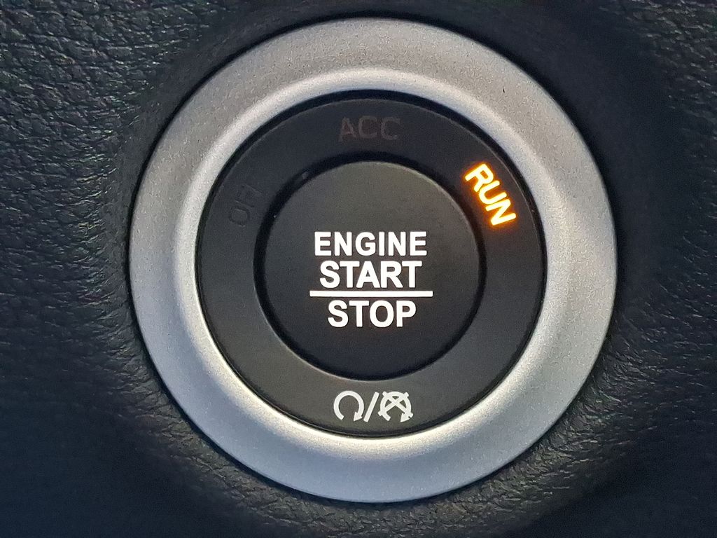 2026 Chrysler Pacifica — photo 16