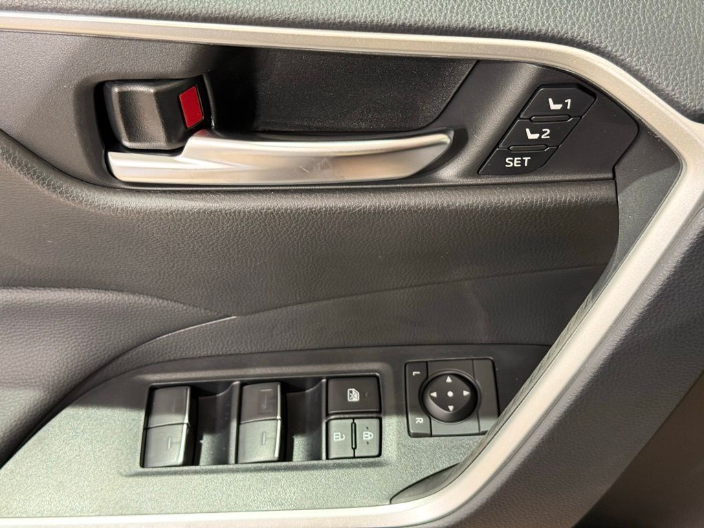 Thumbnail: 2025 Toyota RAV4 - 16