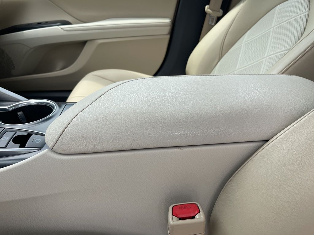Camry L