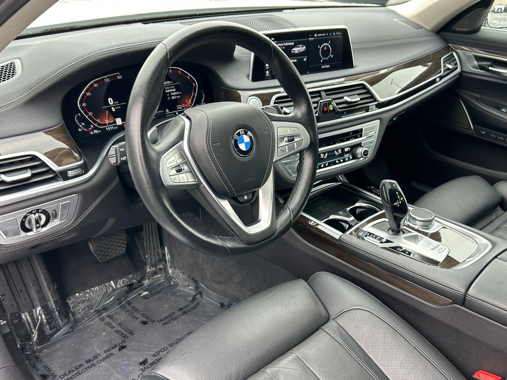 2022 BMW 7 Series 740i 14