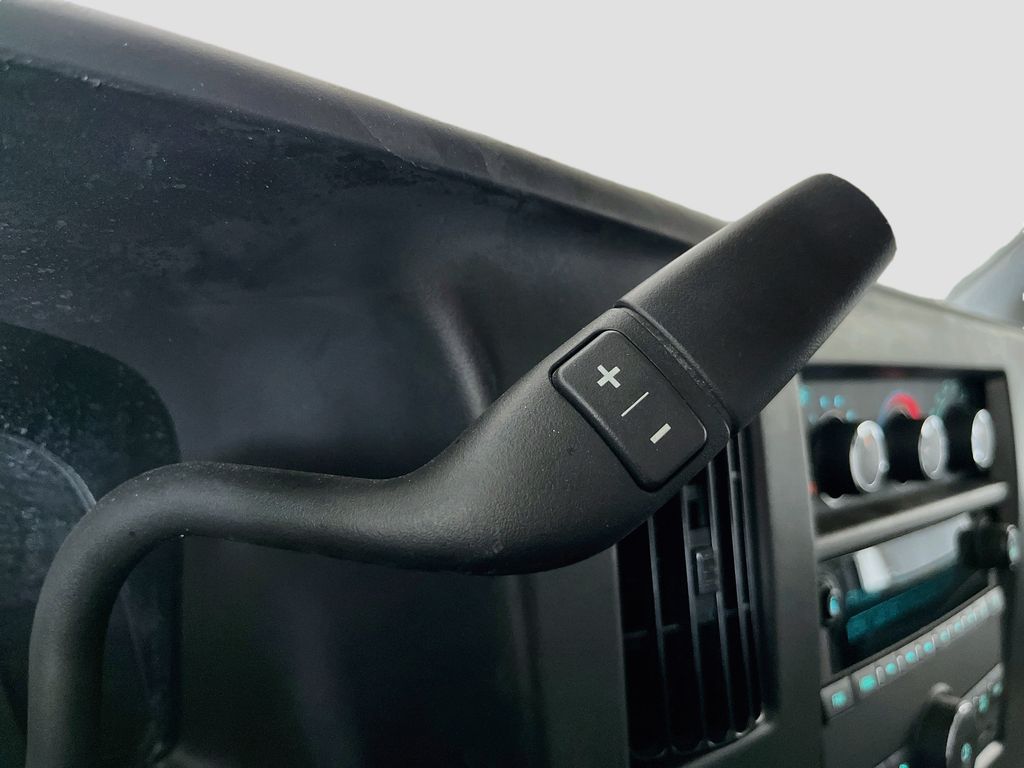 Used 2025 White GMC Work Van image 17