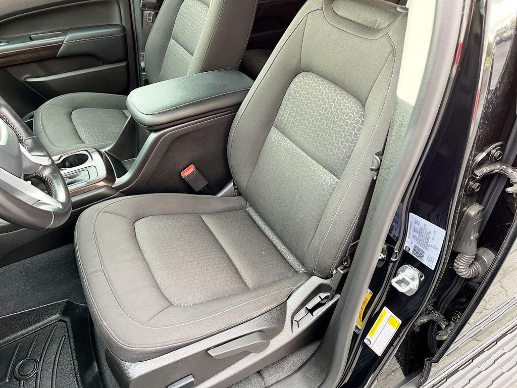Used 2022 Black GMC Elevation image 19