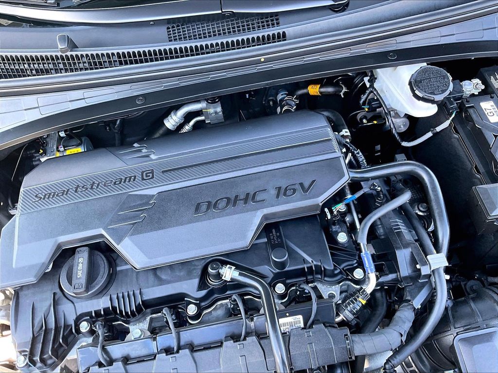 2025 Hyundai Elantra — photo 33