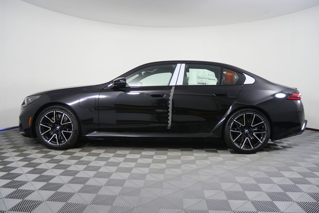 Thumbnail: 2026 BMW M5 - 6
