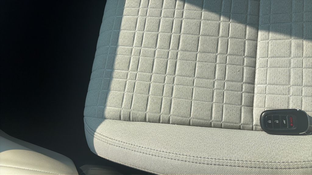 Certified Used 2023 Pearl Honda LX image 19