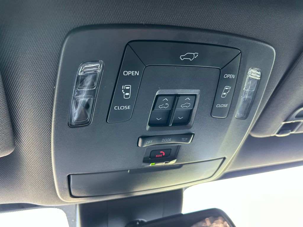 Thumbnail: 2024 Toyota Sienna - 30