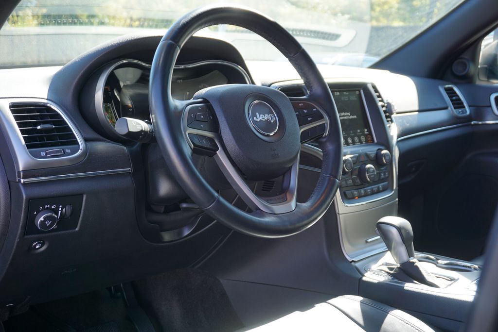 Thumbnail: 2018 Jeep Grand Cherokee - 9