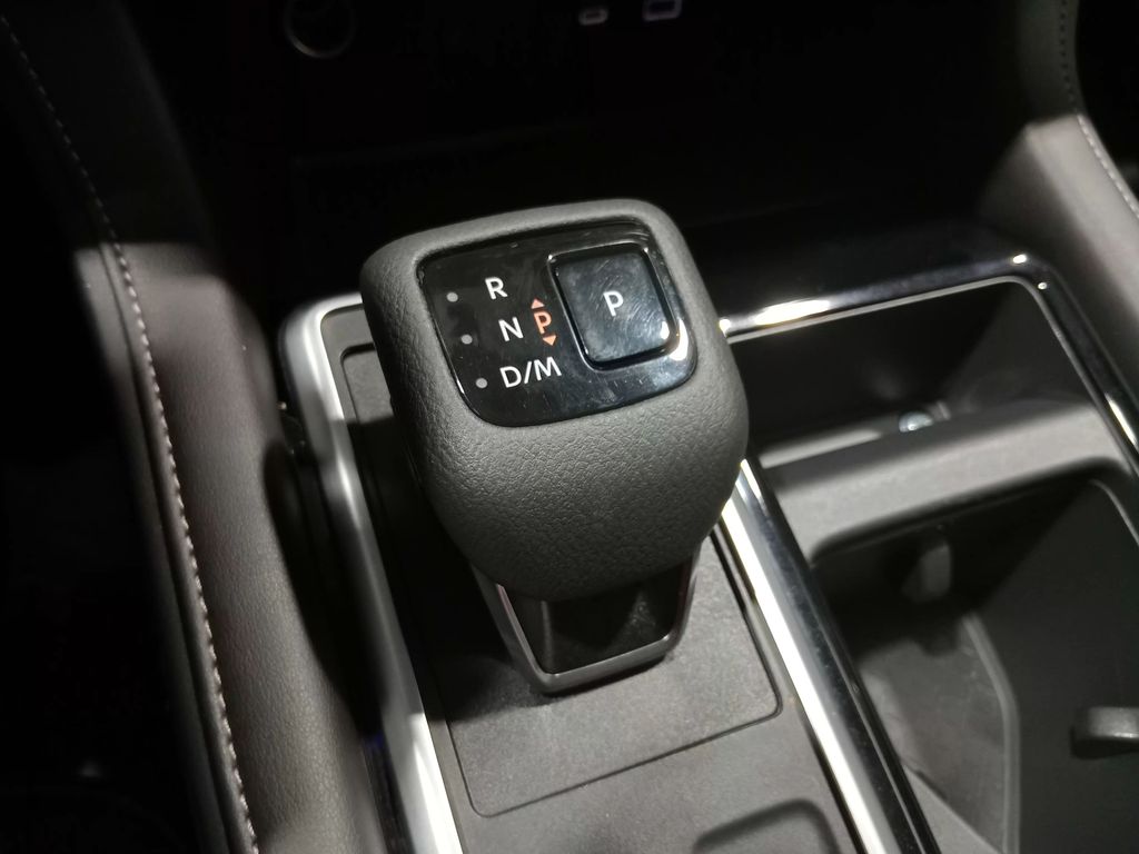 2024 Nissan Pathfinder SL 4WD