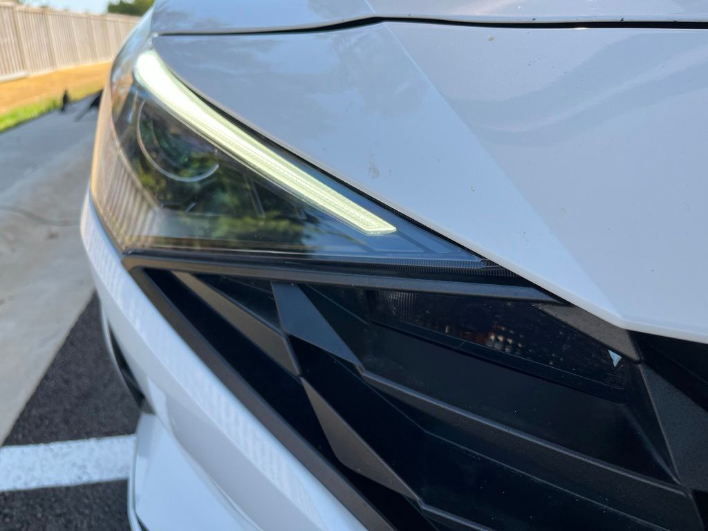 Thumbnail: 2023 Hyundai Elantra - 9