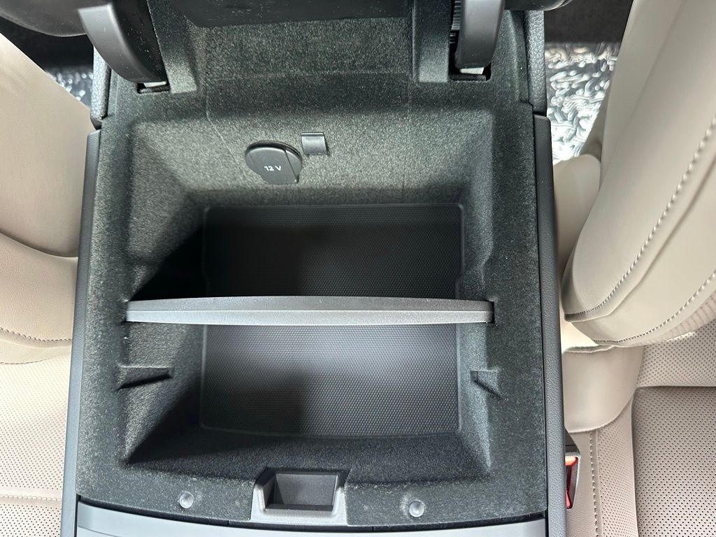 Thumbnail: 2026 Porsche Panamera - 28