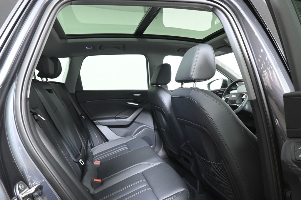 2025 Audi e-tron Premium 19