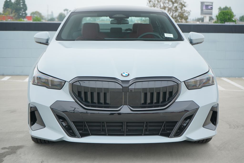 Thumbnail: 2026 BMW 5 Series - 2