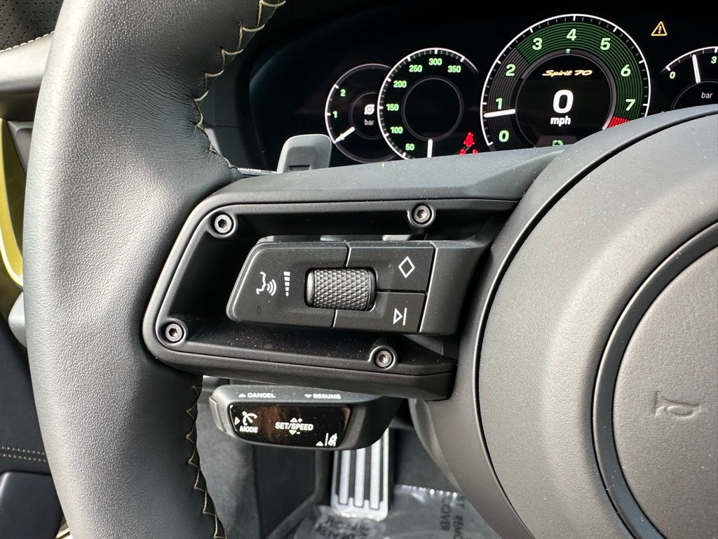 Thumbnail: 2026 Porsche 911 - 18