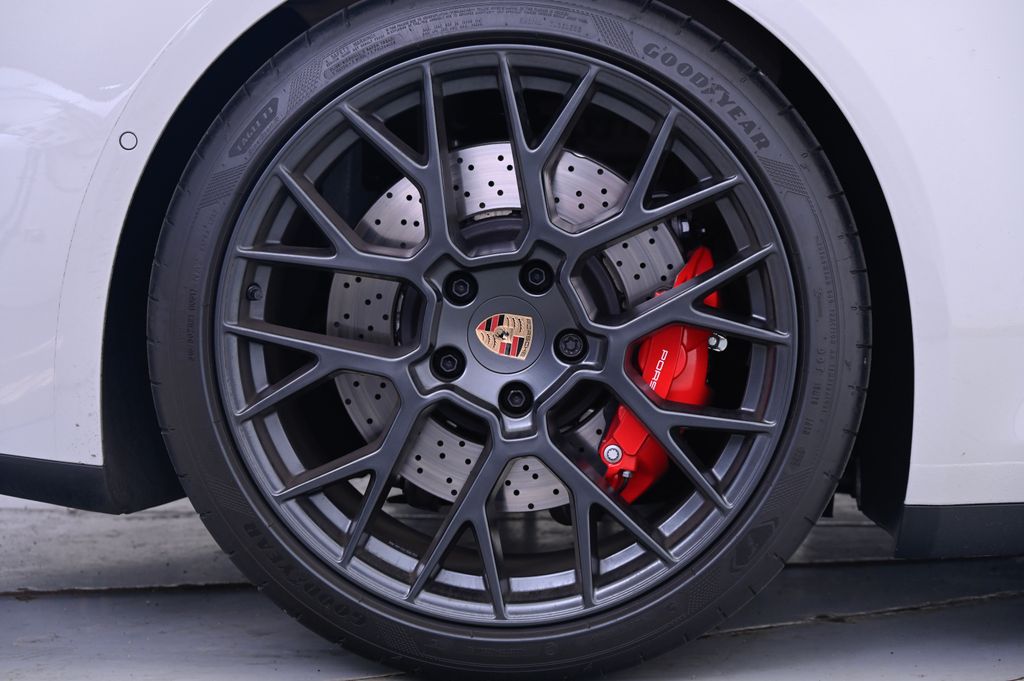 Thumbnail: 2026 Porsche 911 - 16