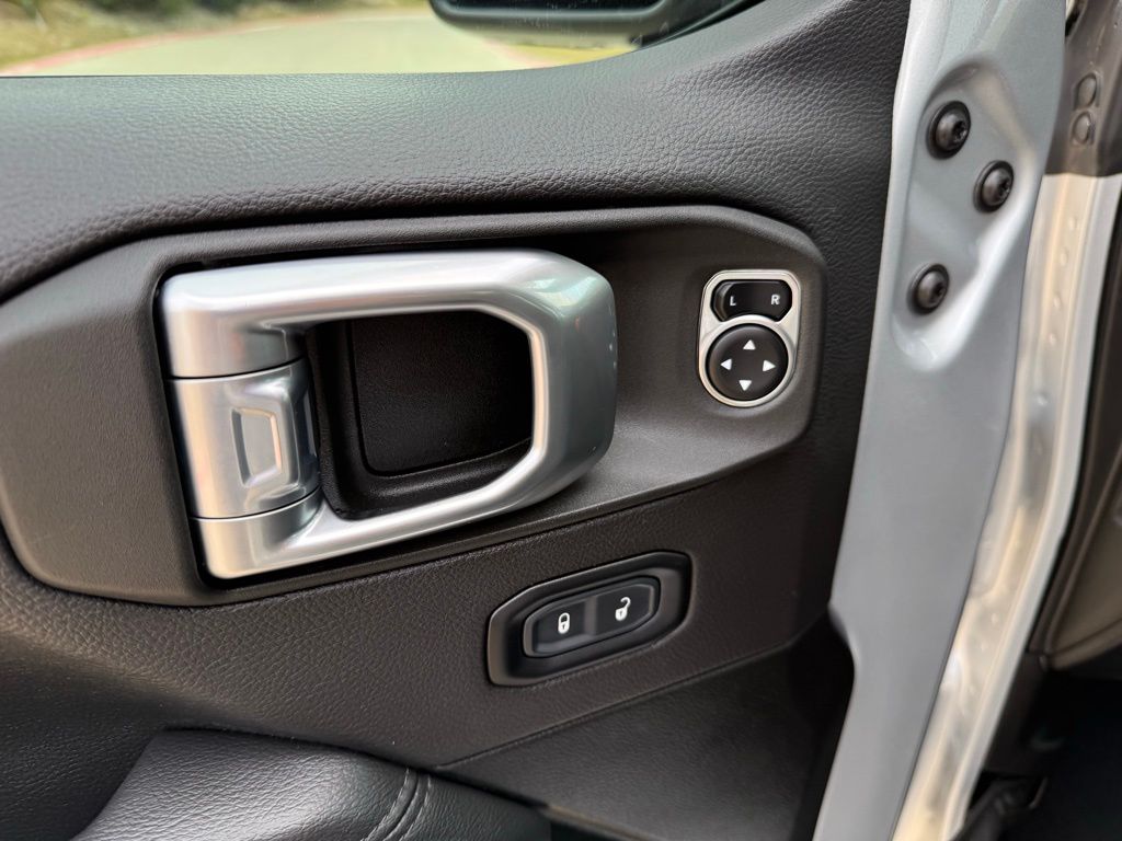 Thumbnail: 2023 Jeep Wrangler - 10