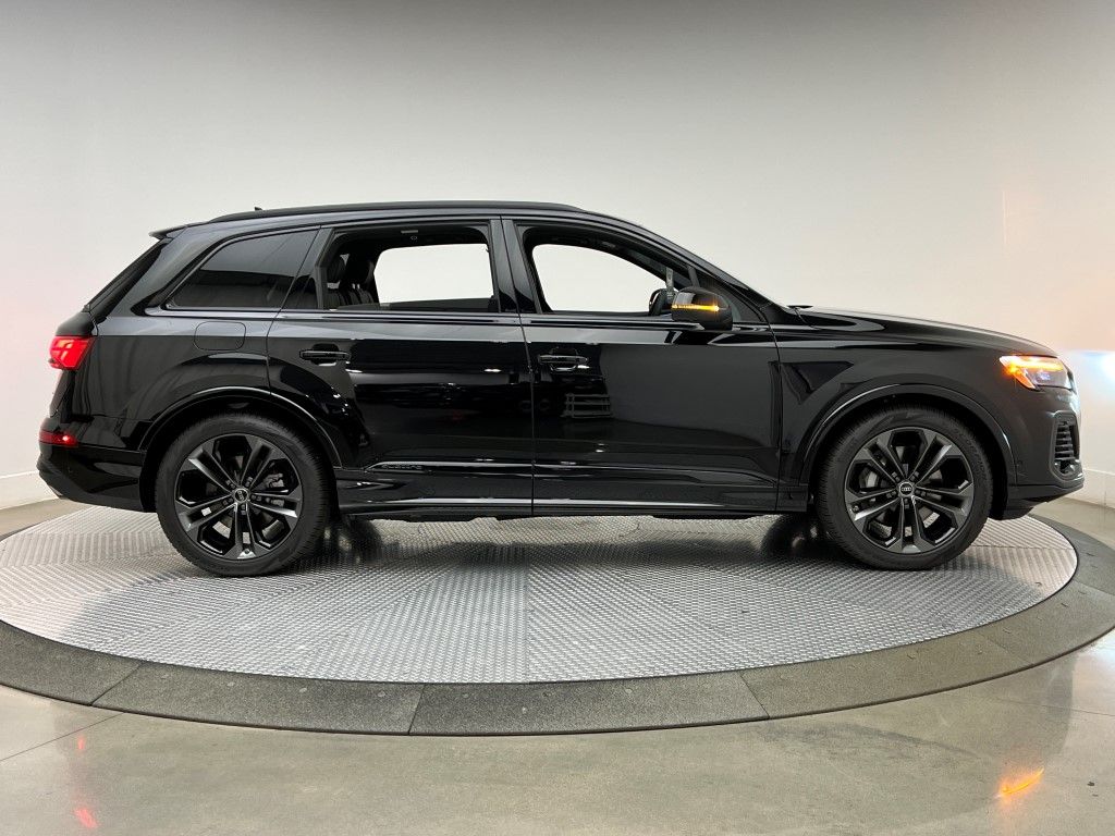 Thumbnail: 2026 Audi Q7 - 6