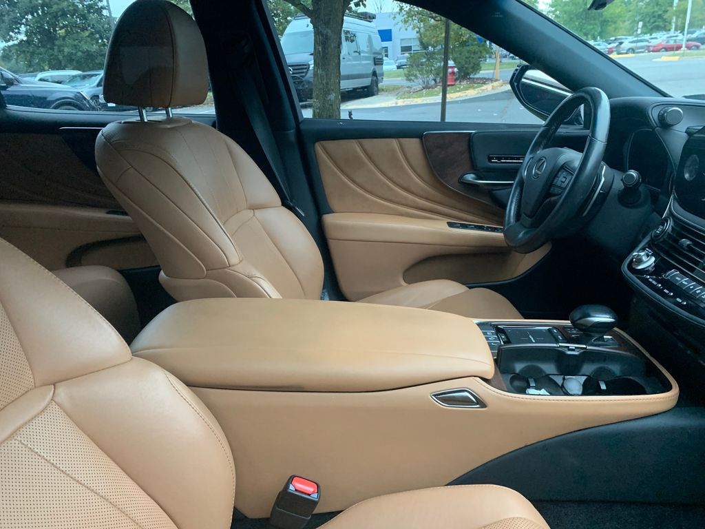 Thumbnail: 2021 Lexus LS - 8