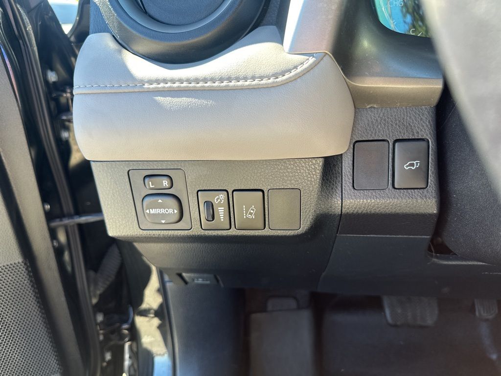 Used Car 2016 Toyota Rav4 Hybrid  Xle For Sale Under $20,000 In Austin, Texas