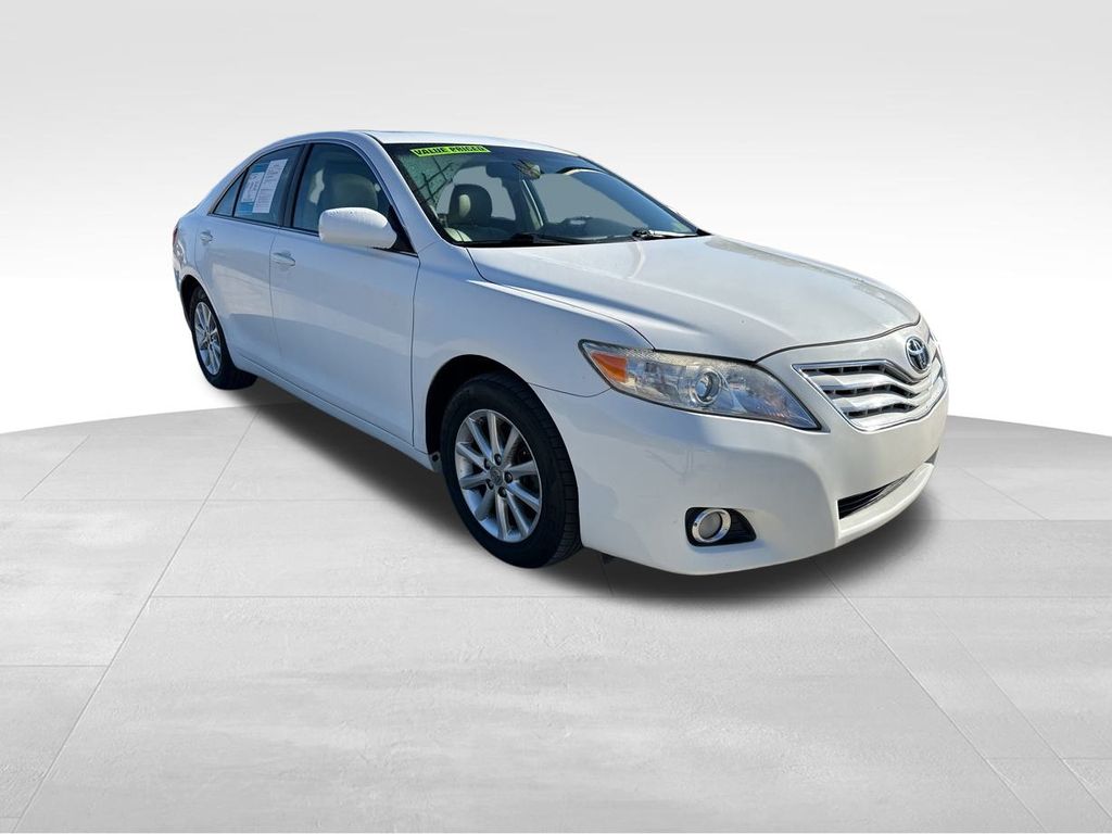 2010 Toyota Camry XLE 2