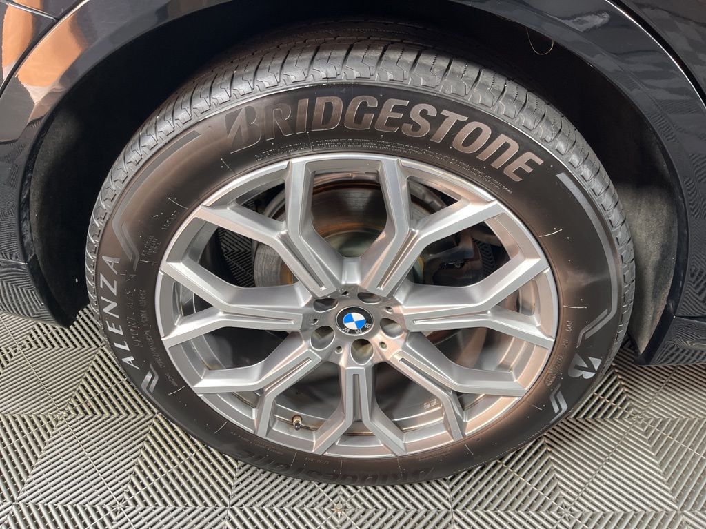 Thumbnail: 2022 BMW X7 - 18