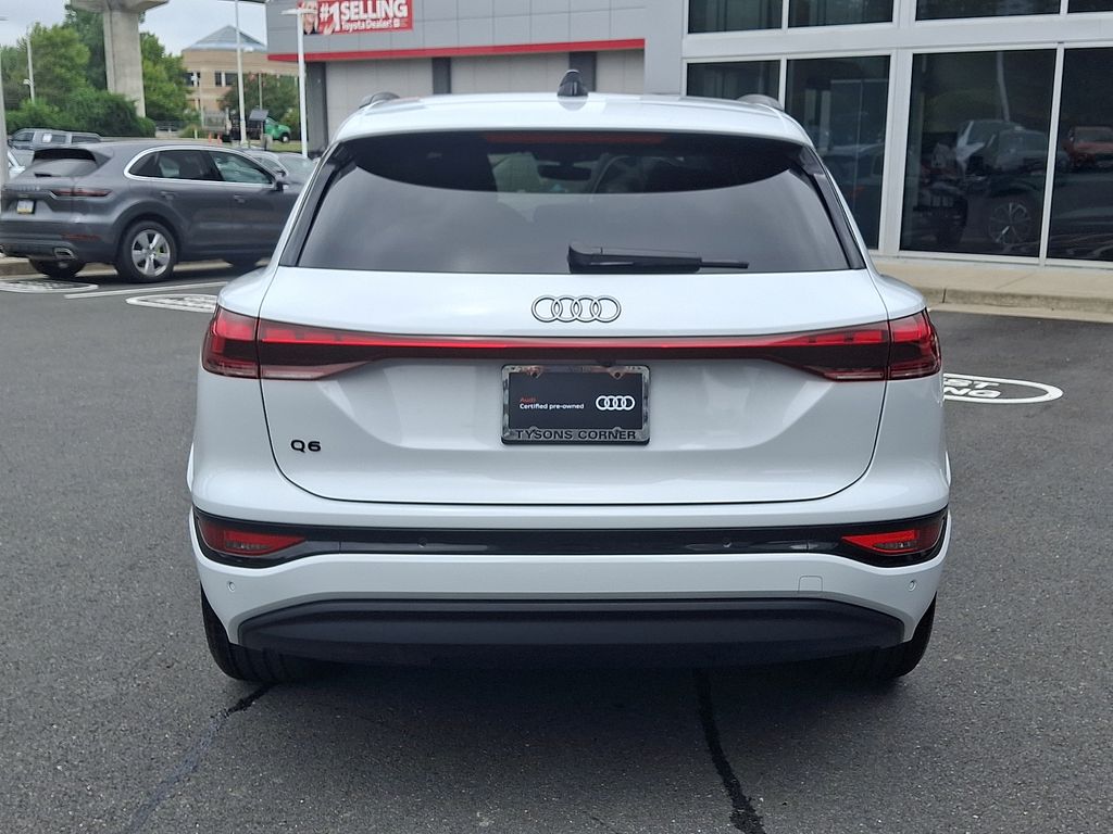 Thumbnail: 2025 Audi Q6 e-tron - 5