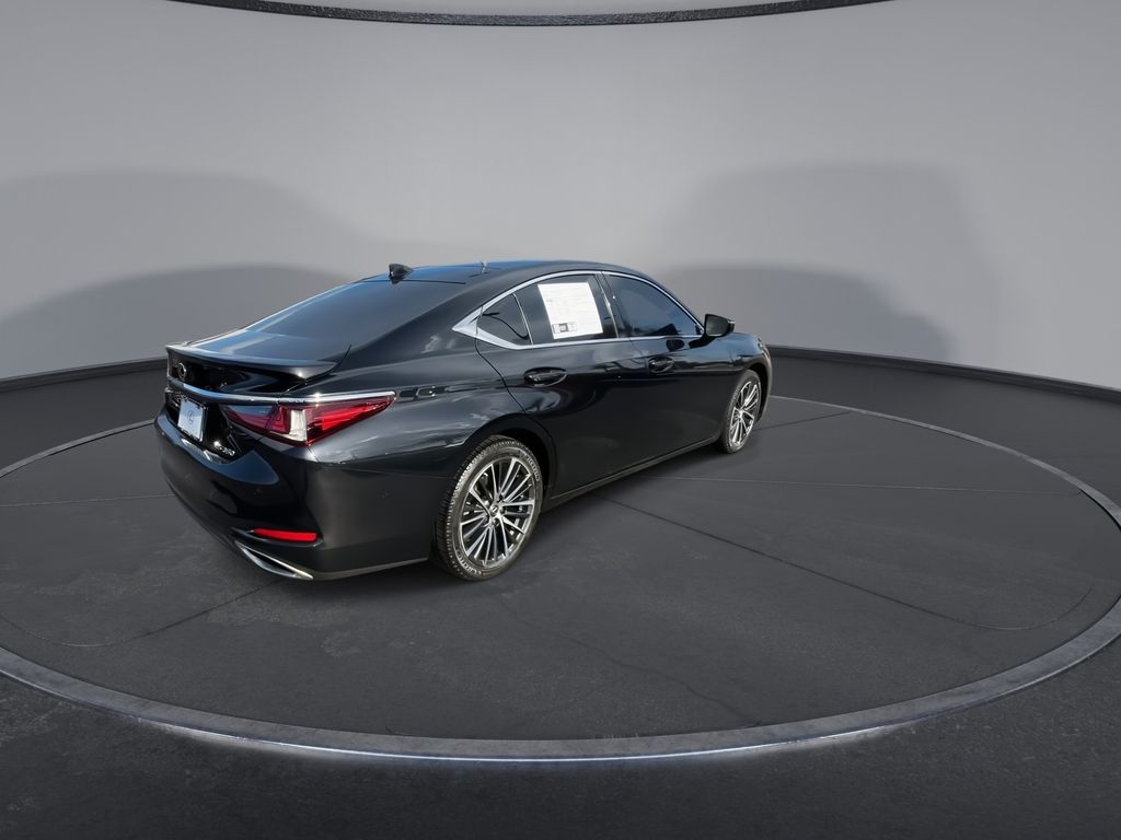 Thumbnail: 2022 Lexus ES - 7