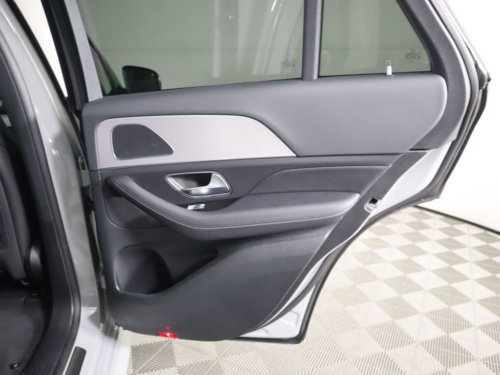 Thumbnail: 2026 Mercedes-Benz GLE - 29