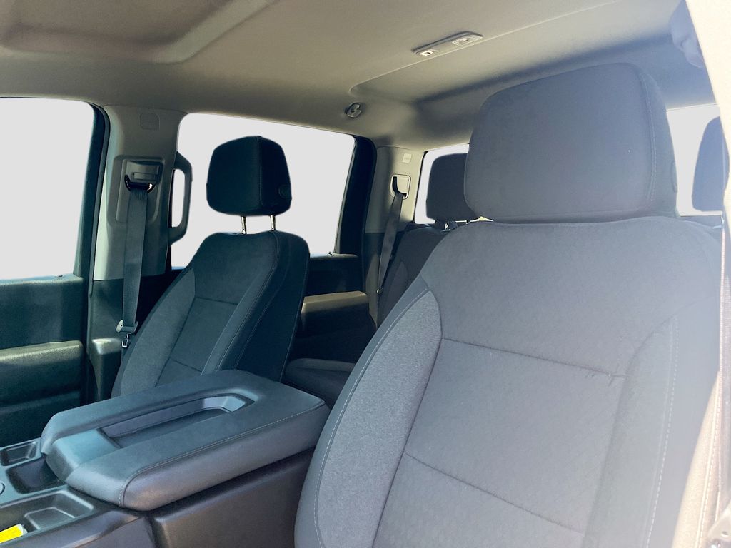 Used 2025 White Chevrolet Custom image 19