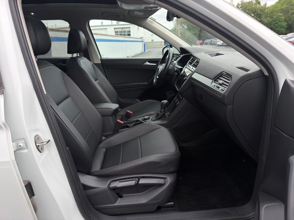 Thumbnail: 2019 Volkswagen Tiguan - 25