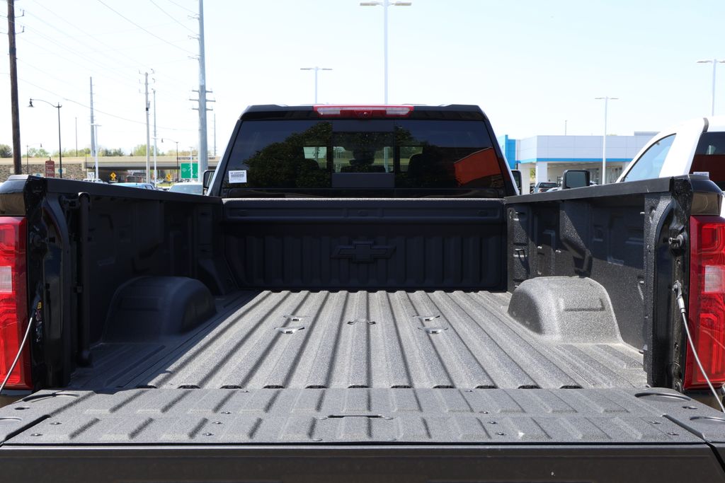 2025 Chevrolet Silverado 3500 LTZ 13