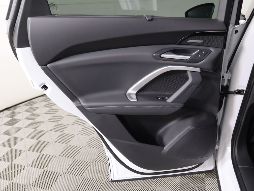 Thumbnail: 2025 Audi Q5 - 28