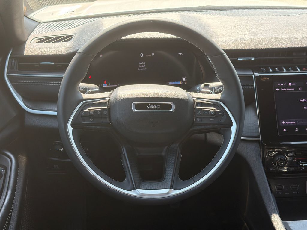 Used 2025 White Jeep Altitude image 23