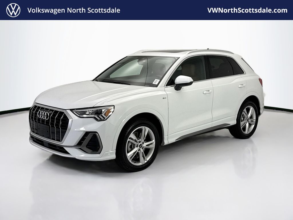 Thumbnail: 2022 Audi Q3 - 1