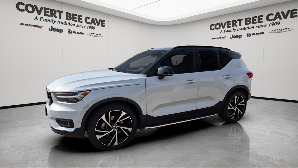 Used Car 2022 Volvo Xc40  R-design For Sale Under $25,000 In Austin, Texas
