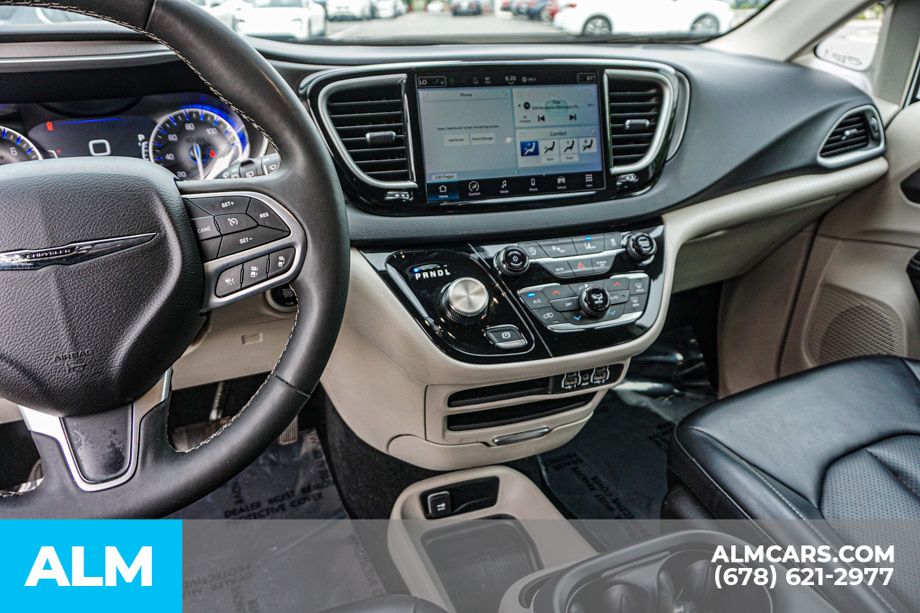 2024 Chrysler Pacifica Touring L photo 35