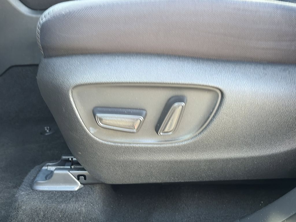 Used 2024 Toyota Highlander SUV