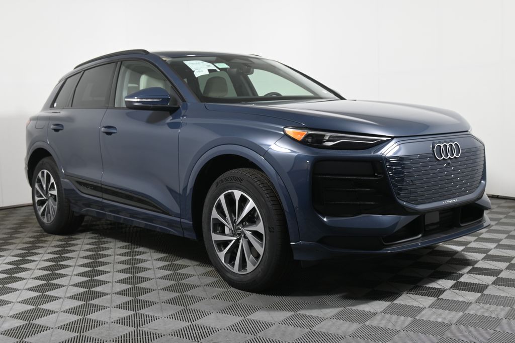 Thumbnail: 2025 Audi Q6 e-tron - 8